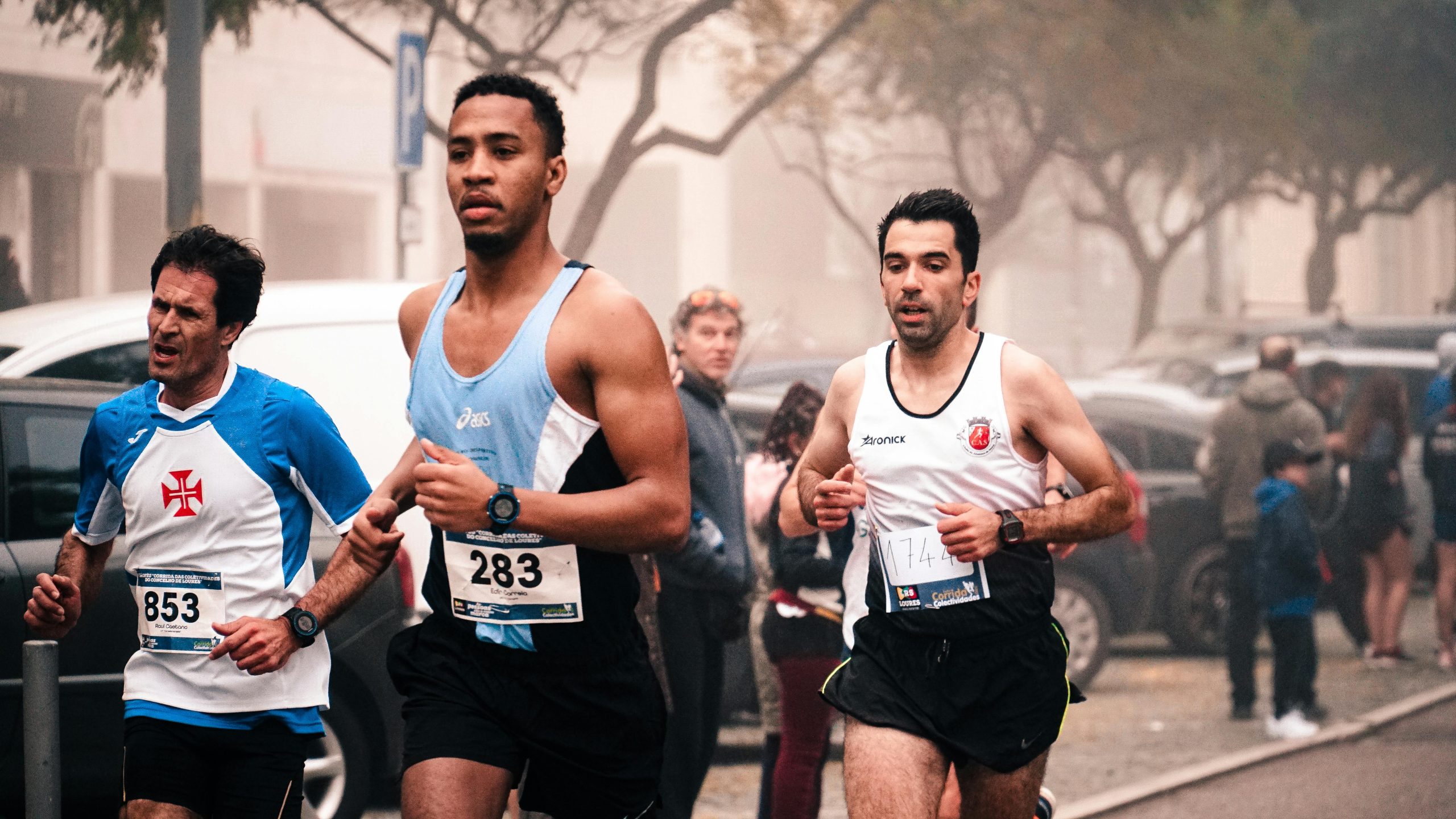 Watch out for the “we r blighty “ who will probably be out in force today trying to scam the marathon crowds