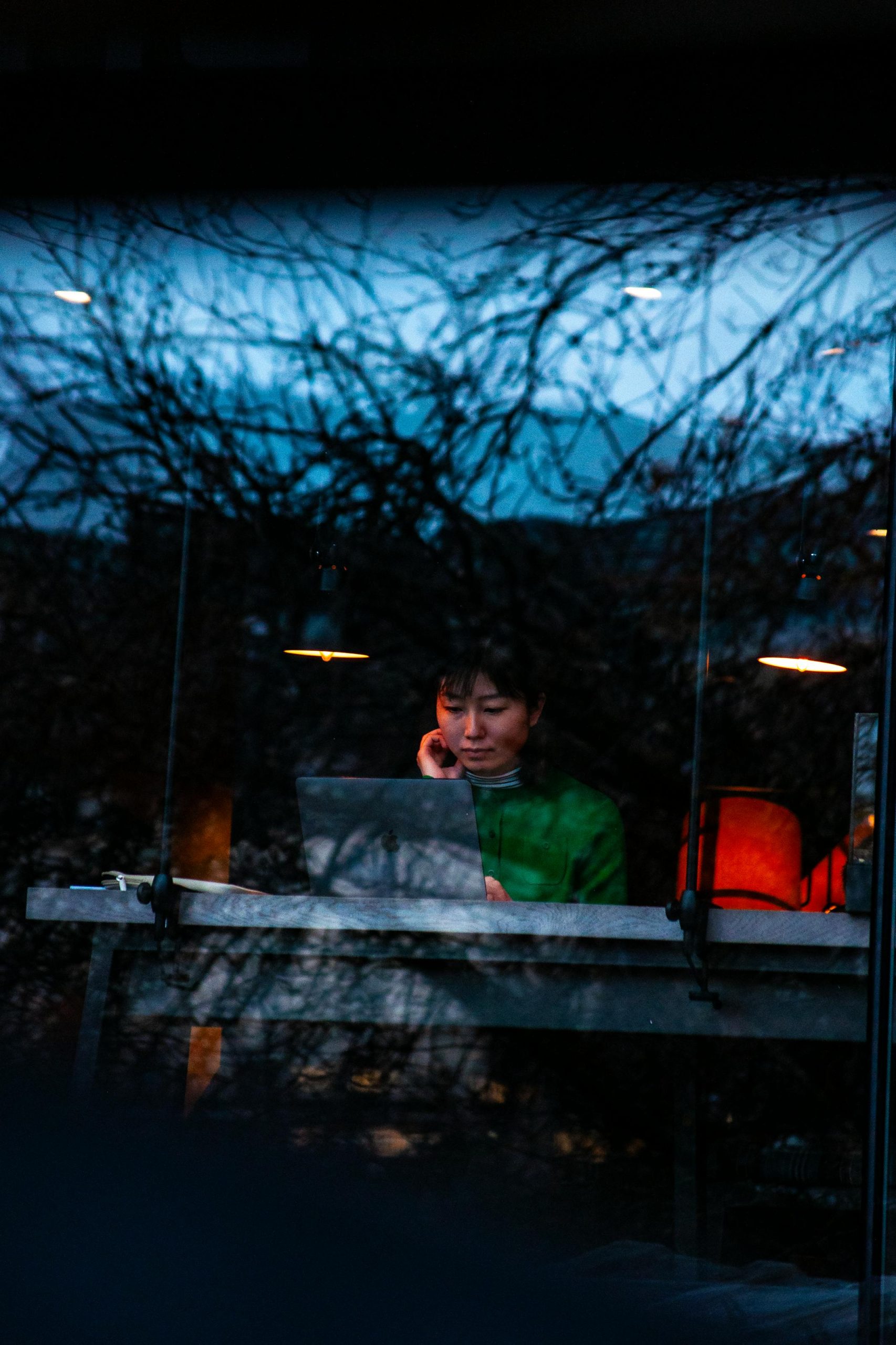 What to do in the evening in Edinburgh as a middle-aged woman?