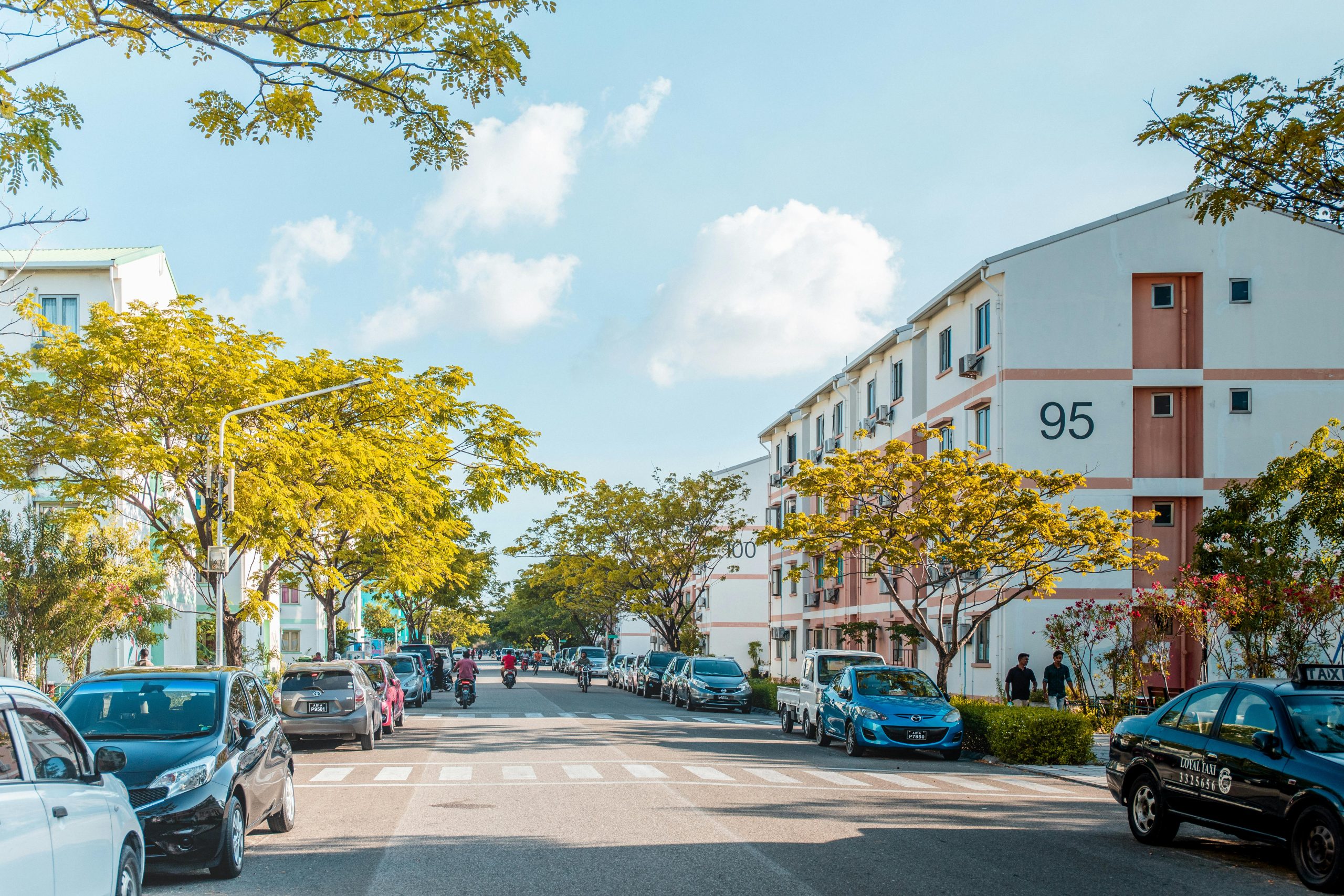 Globe Road / Mile End Road – no accommodation for pedestrians