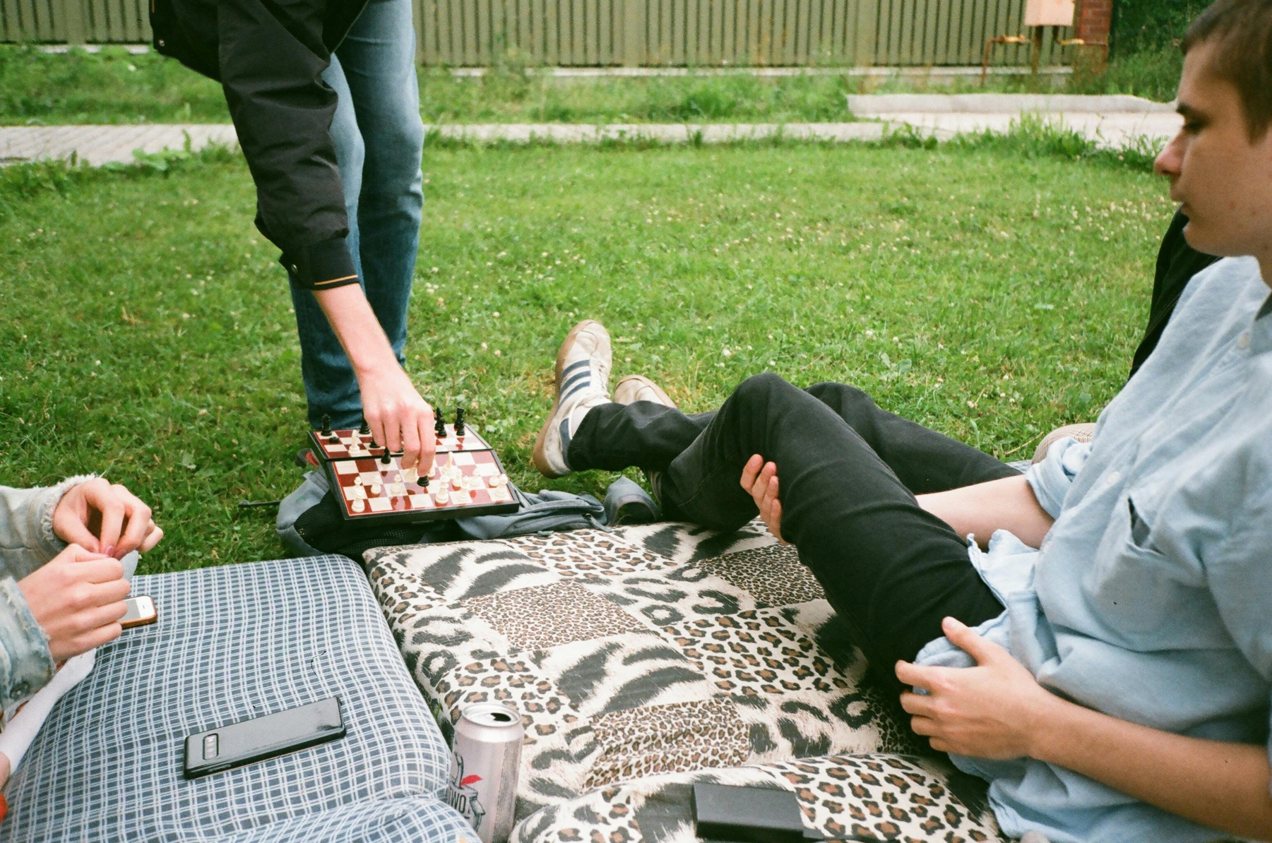 Anyone know of very casual cafes, pubs or bars where you can play chess in London?