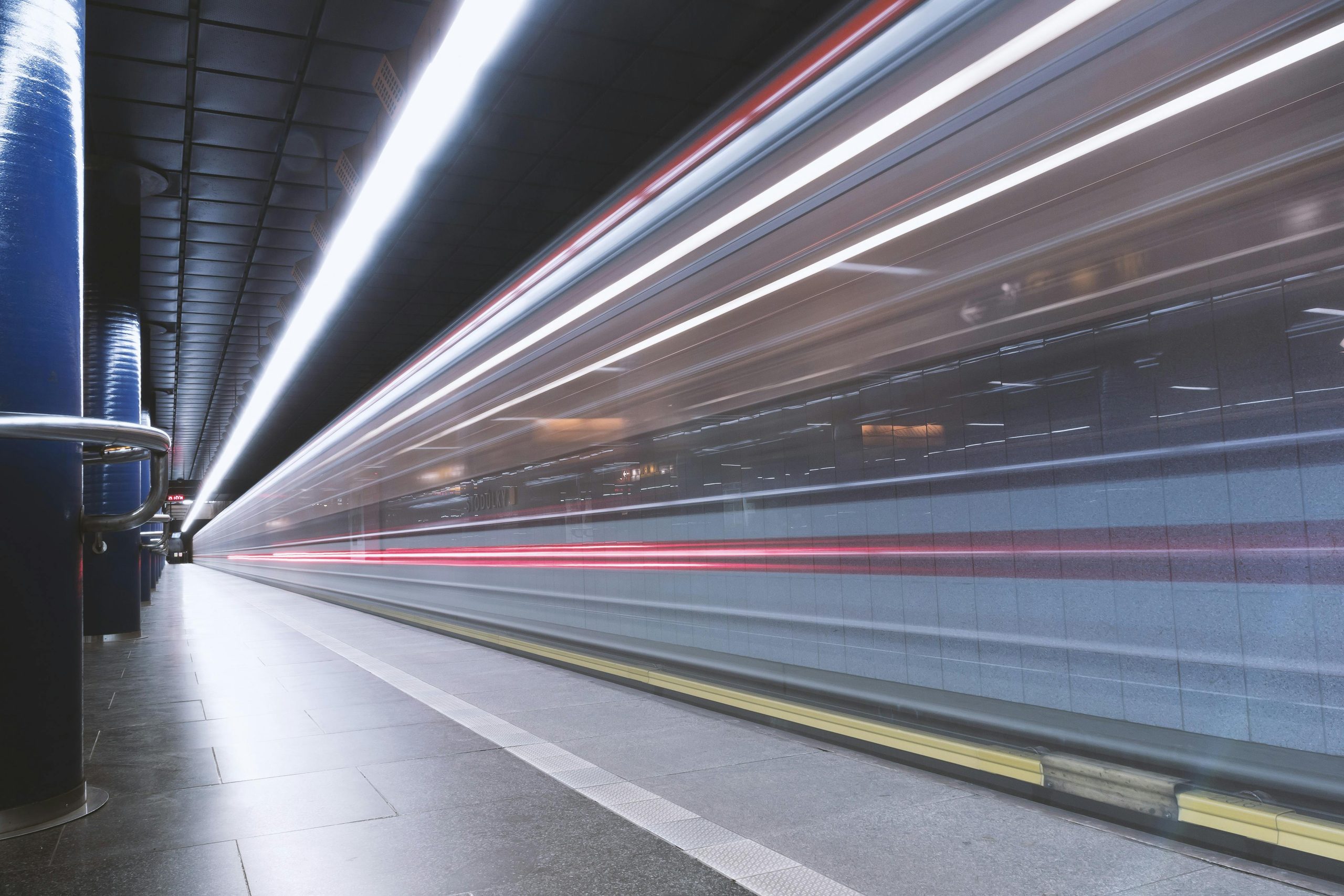 Idea: Tube commute can be improved by switching from less to more comfortable lines