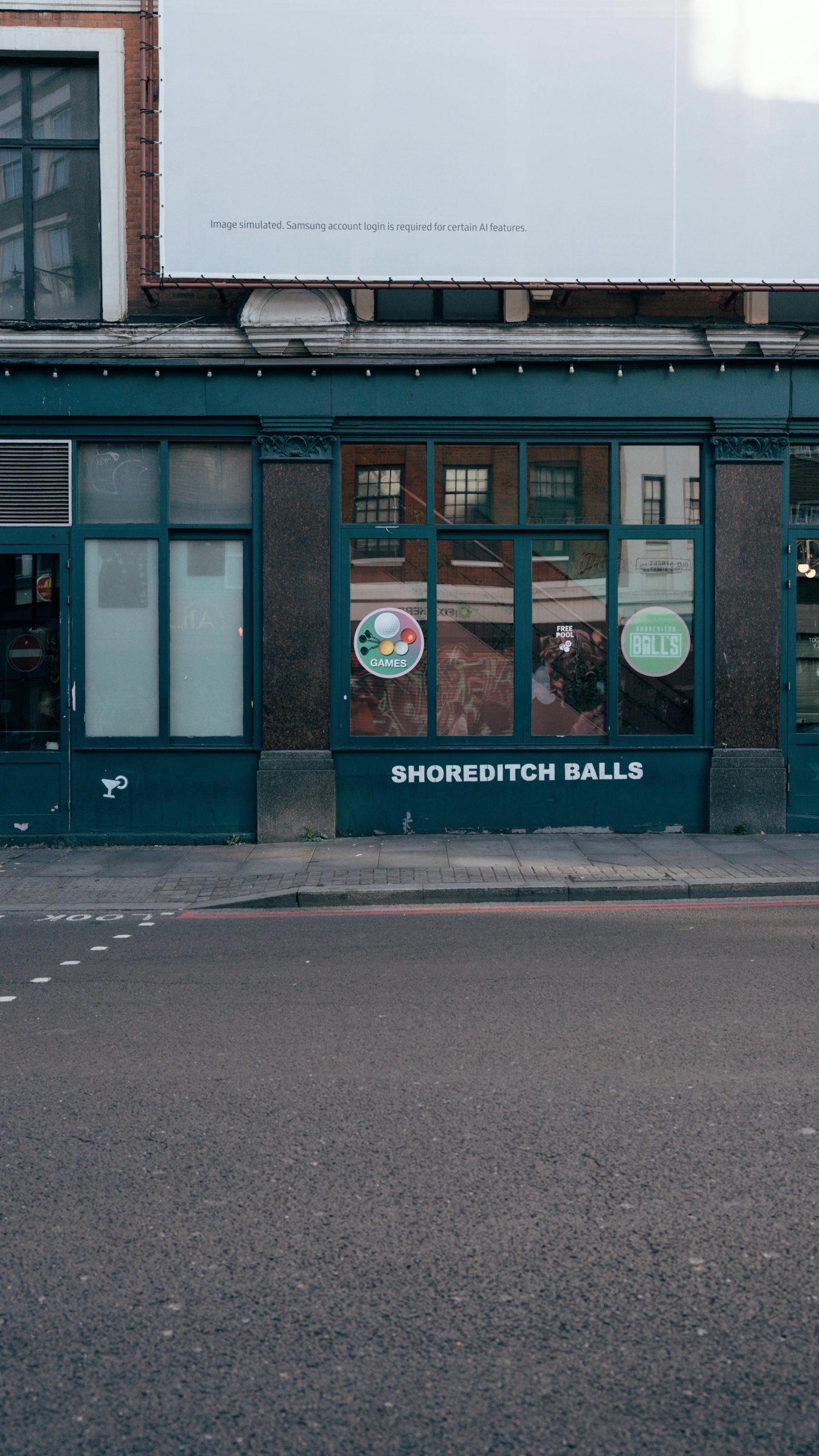 Magazines/Newspaper Cafes around Shoreditch / N1?