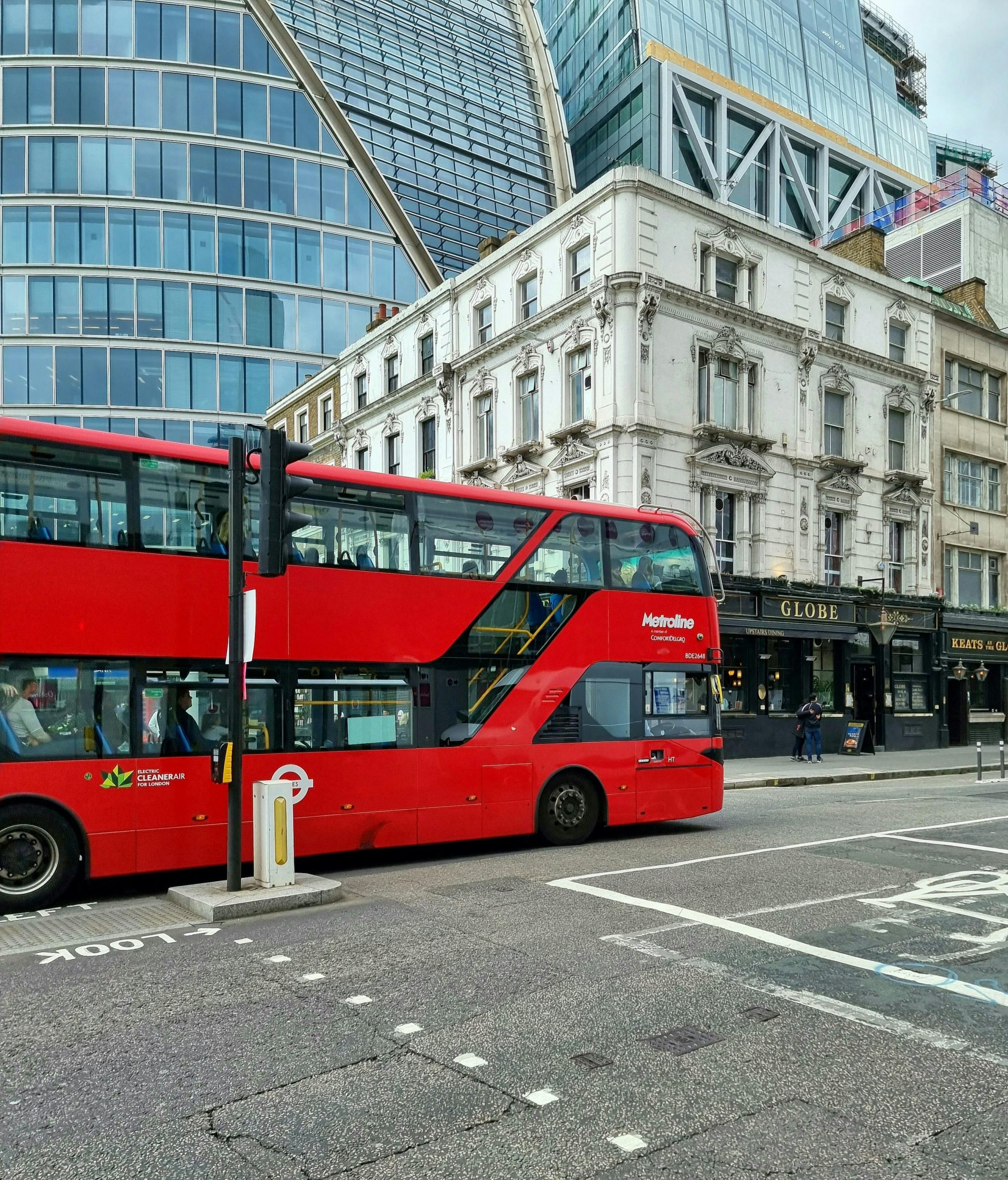 Bus Journeys in London Vs UK – 1980 to 2020