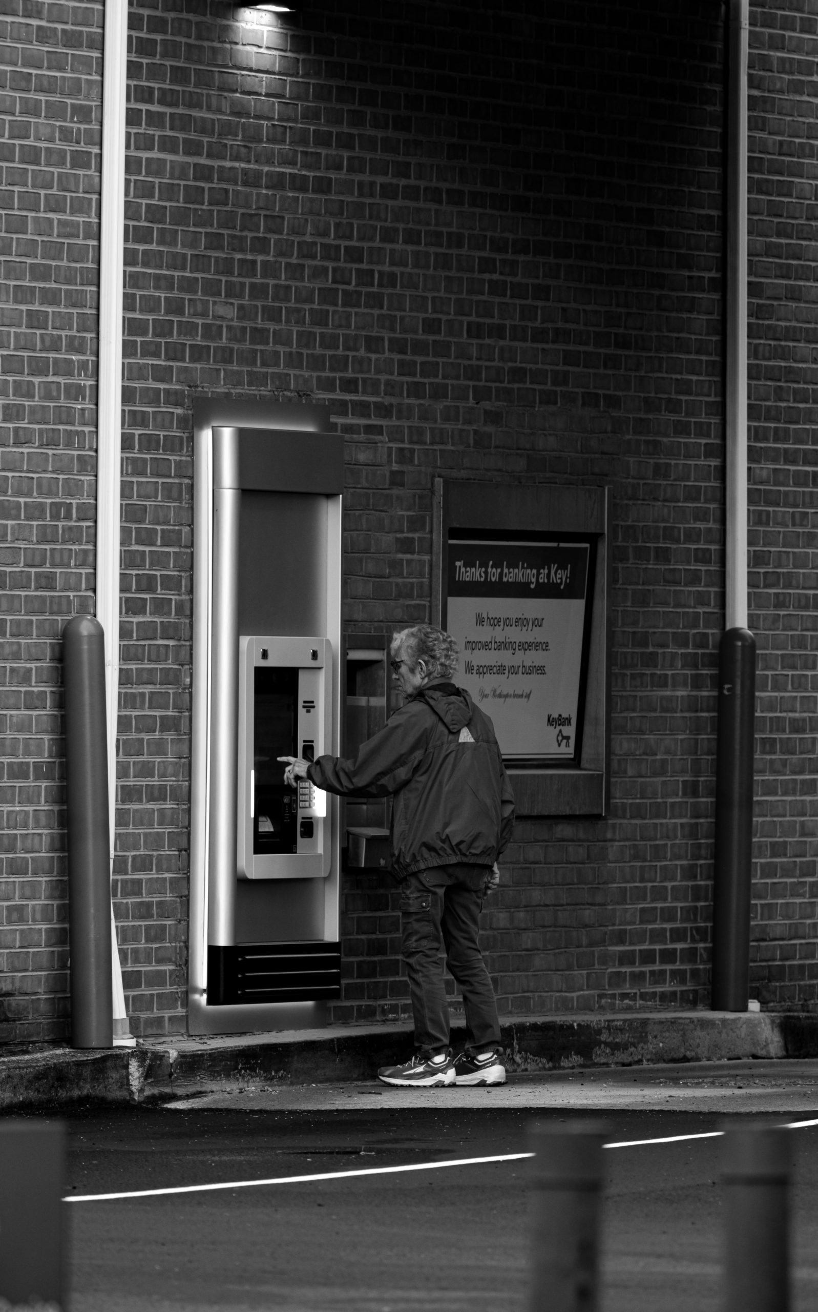 Anyone else feel like their getting shards of glass in their eyes and throat atm, everywhere they walk atm?