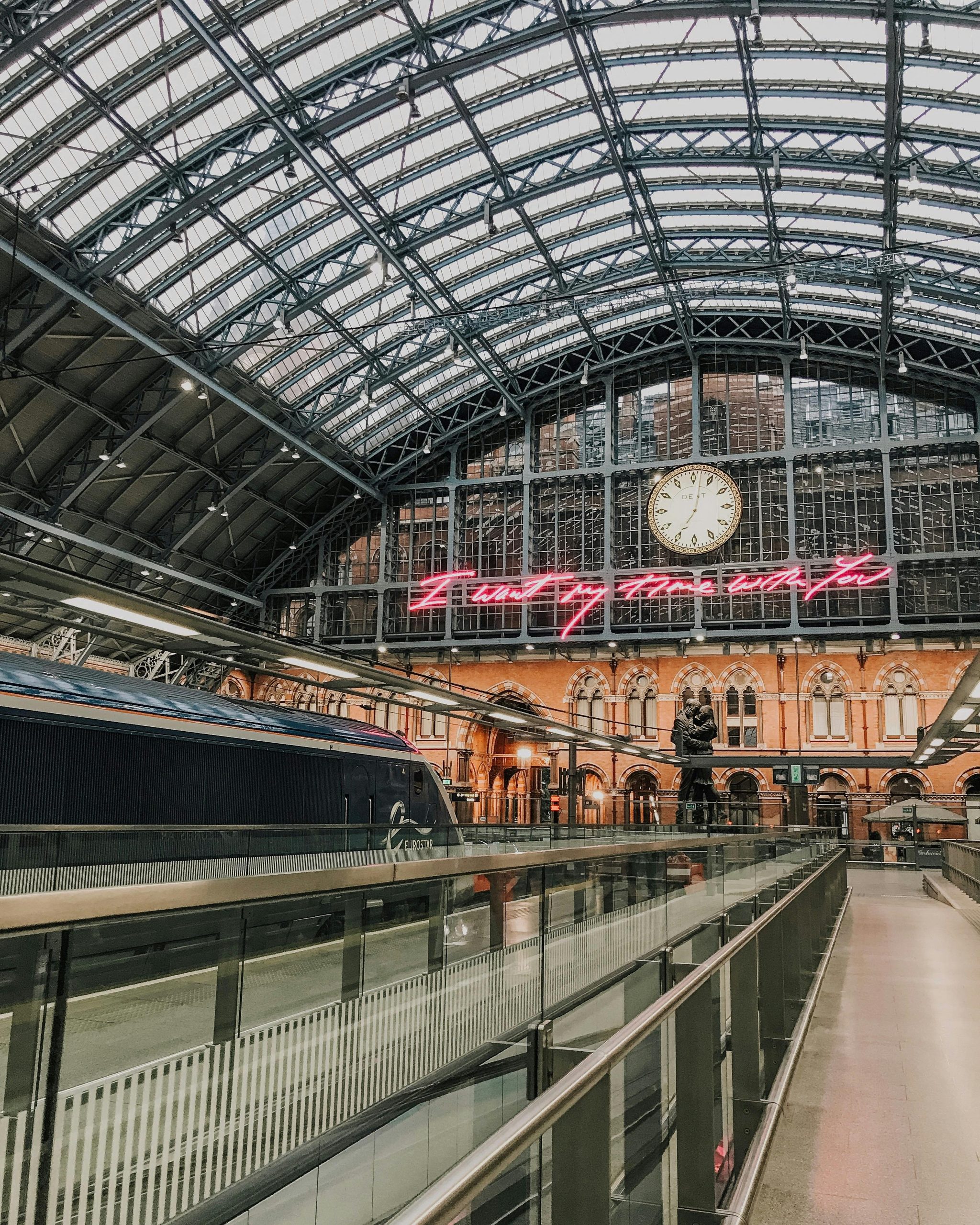 Remarkably Low: Off-Peak Open Return Train Fare from St Pancras to Luton Airport