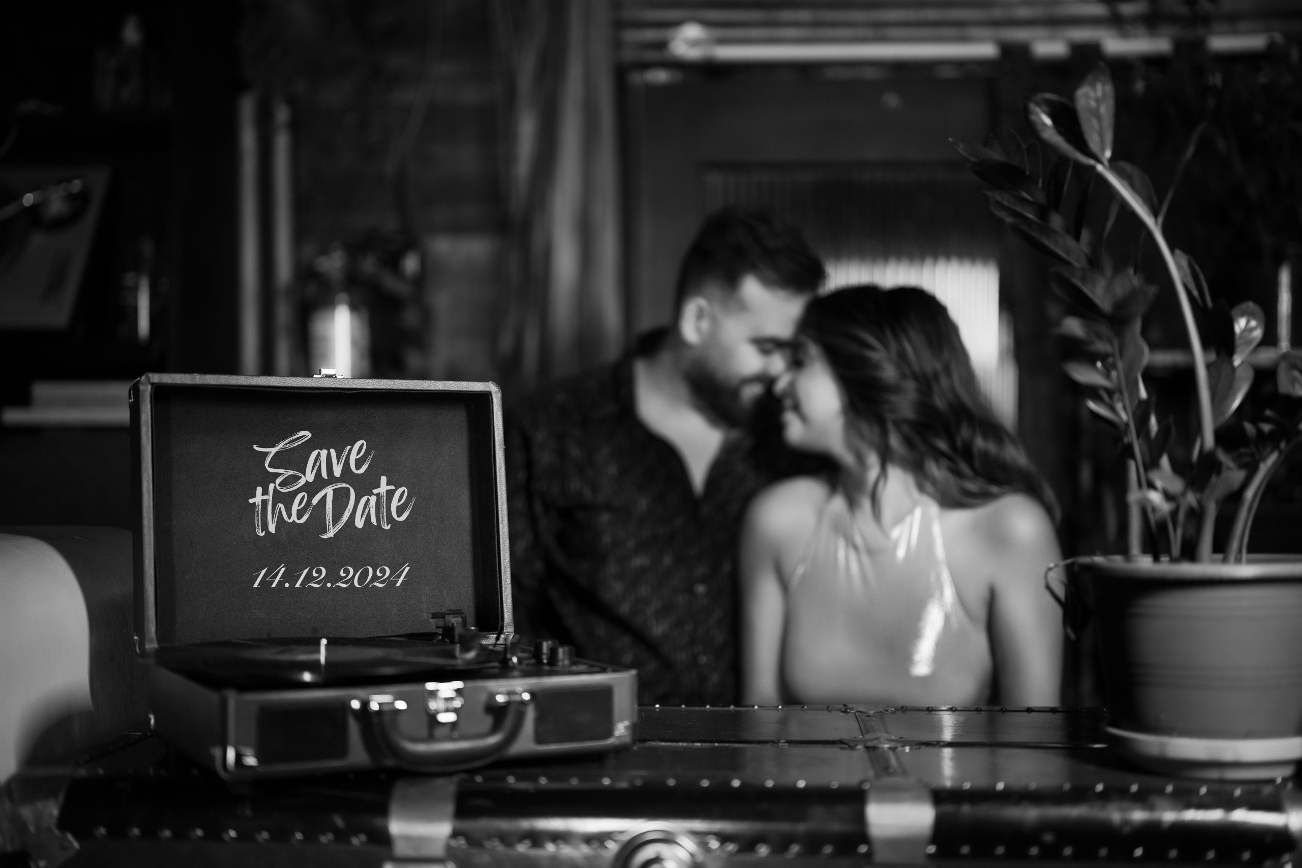 Anyone in London need a free engagement/wedding photographer?