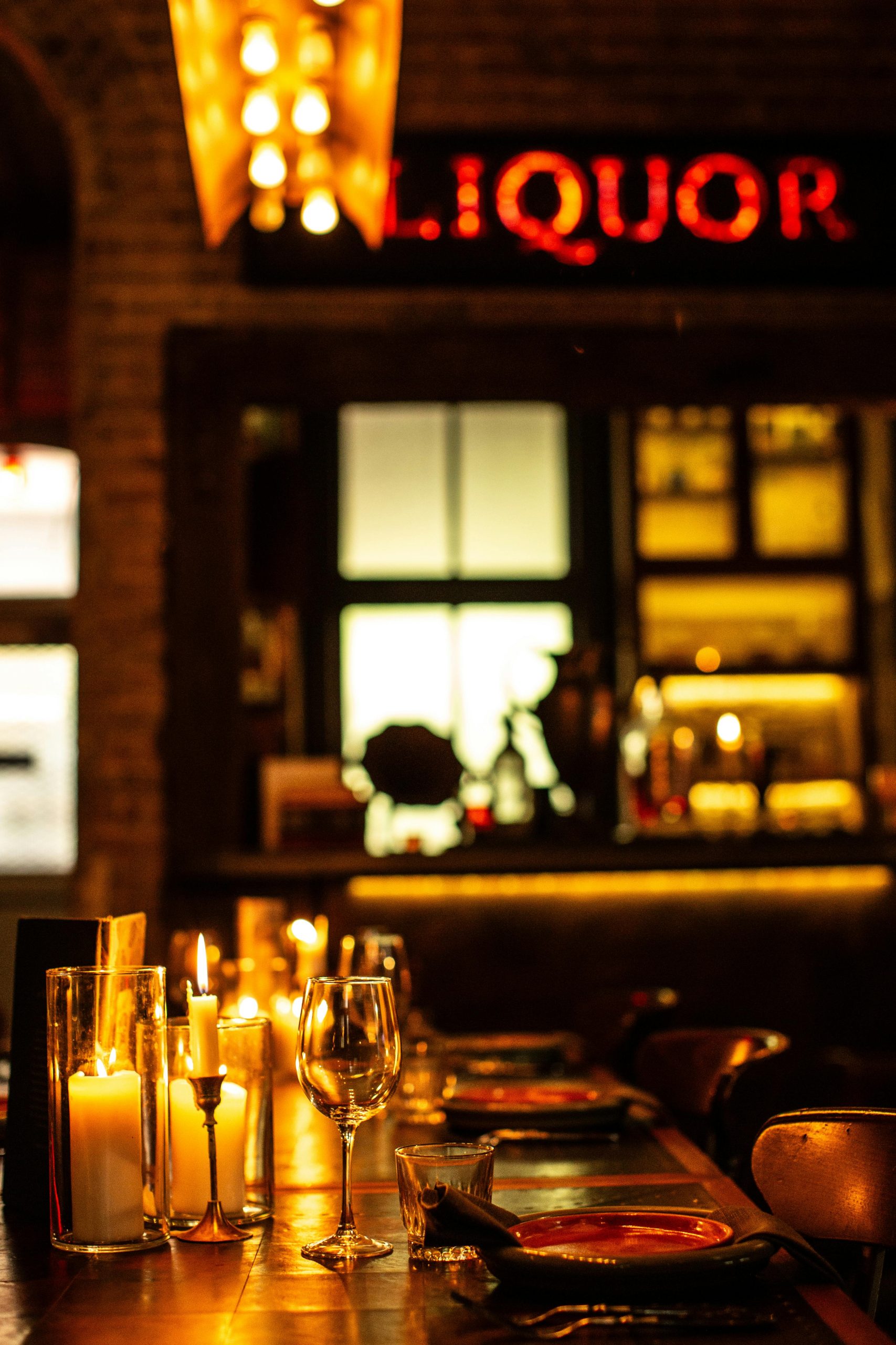 Is there an unwritten rule about ordering at the bar in a Sunday gastropub?