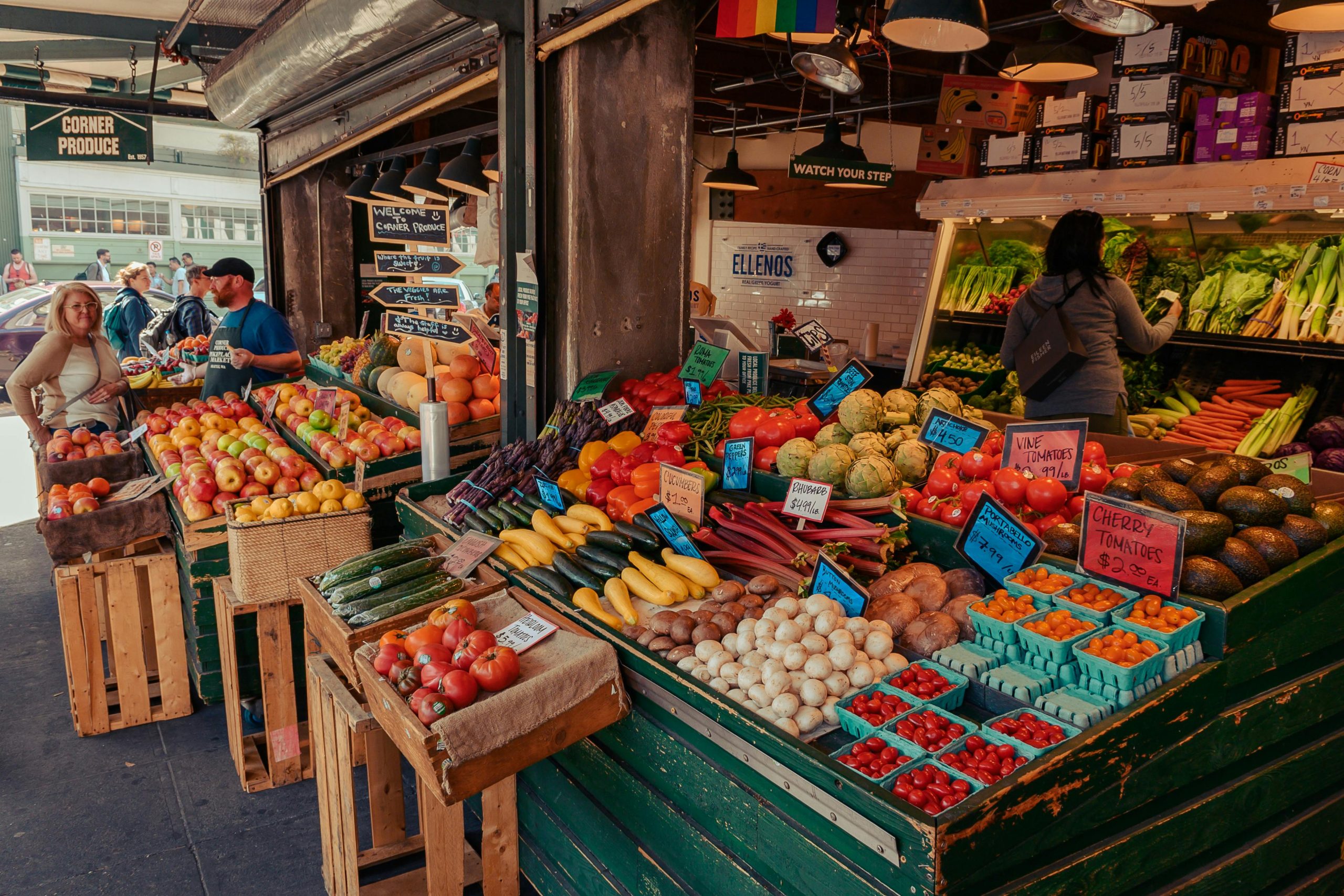 ❗️Amazon is going to turn Queensway Market into a Whole Foods❗️