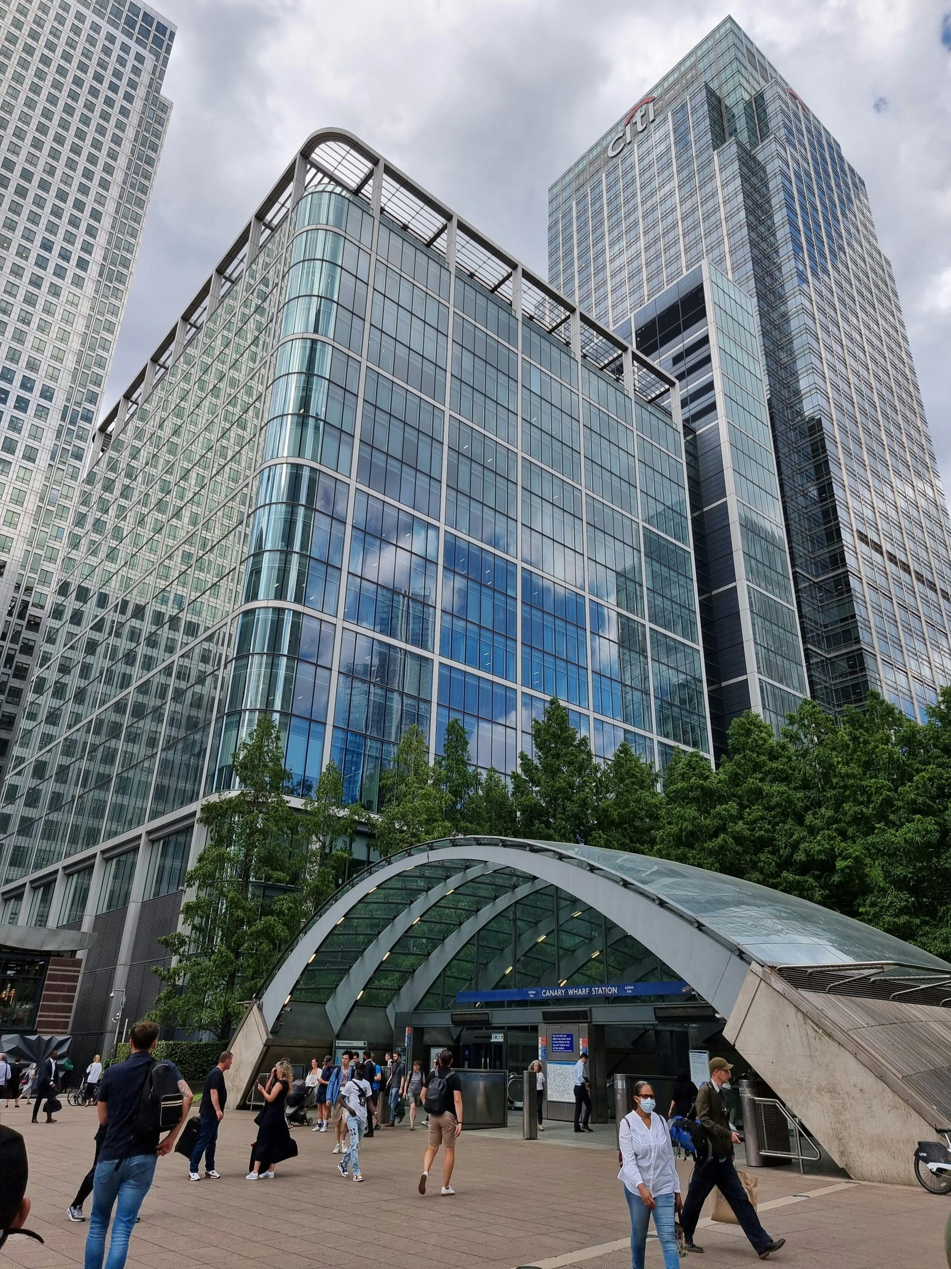 London Residents’ Workweek Expenses Hit 21-Year Peak Amid Rising Cost of Living