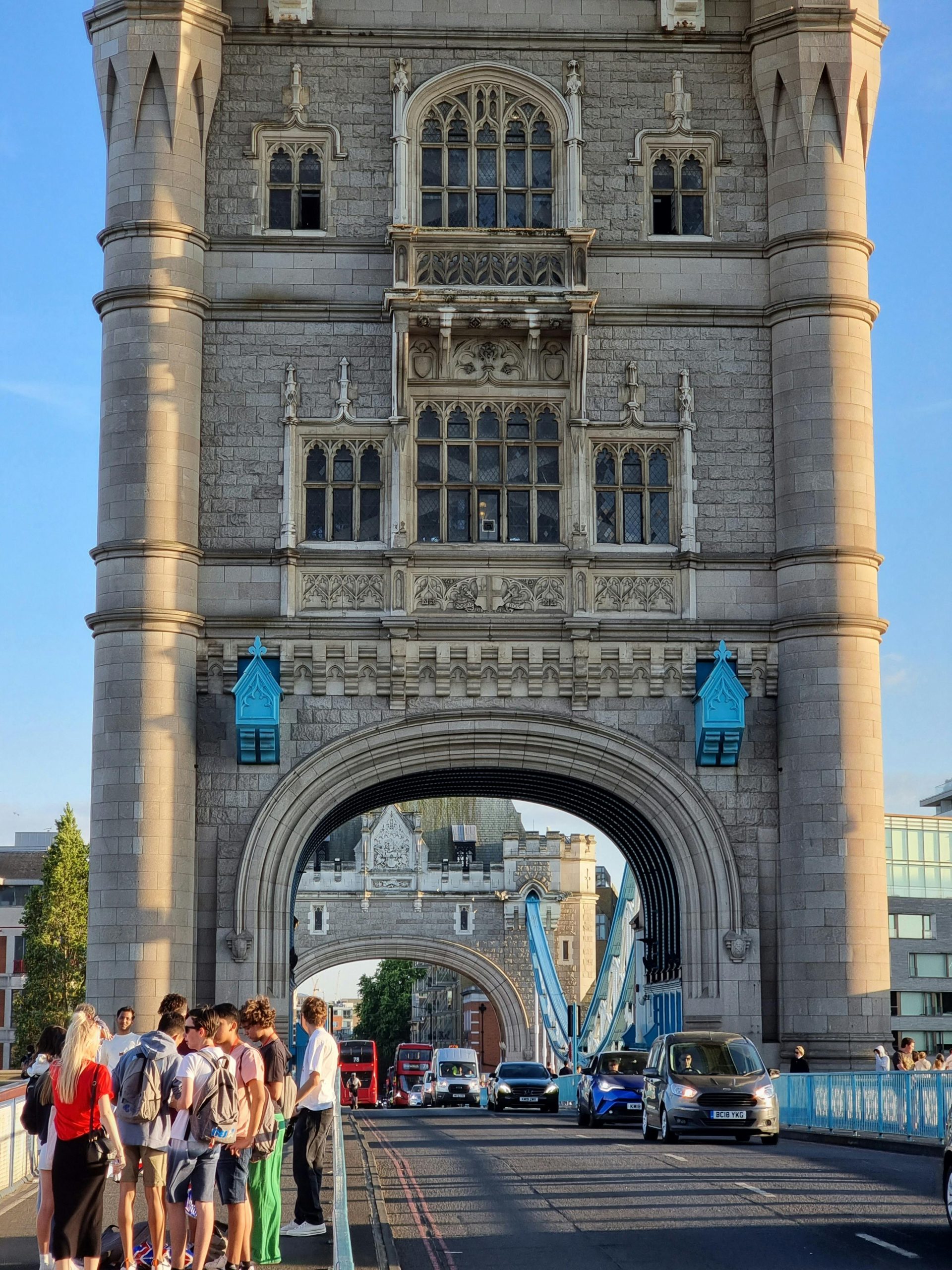 Scammers at London Bridge