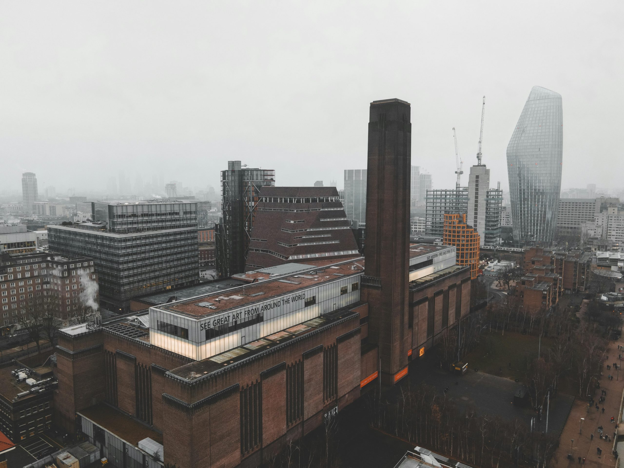 Classic skyline, quiet moment. Looking out from the Tate Modern café.