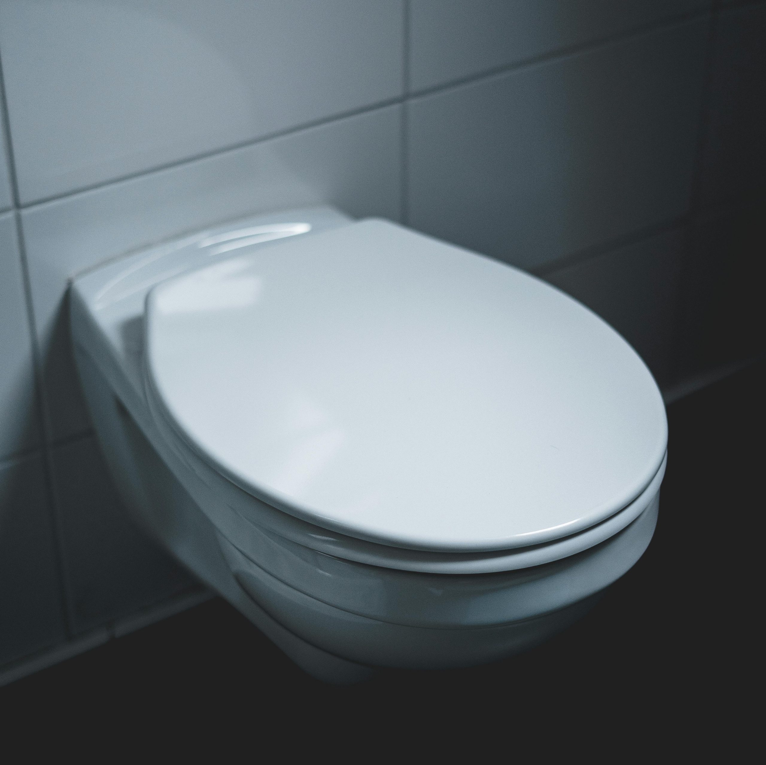 The London Aquatics Centre has had no toilet seats in the male toilets for 12 months. Here’s what happened when I complained