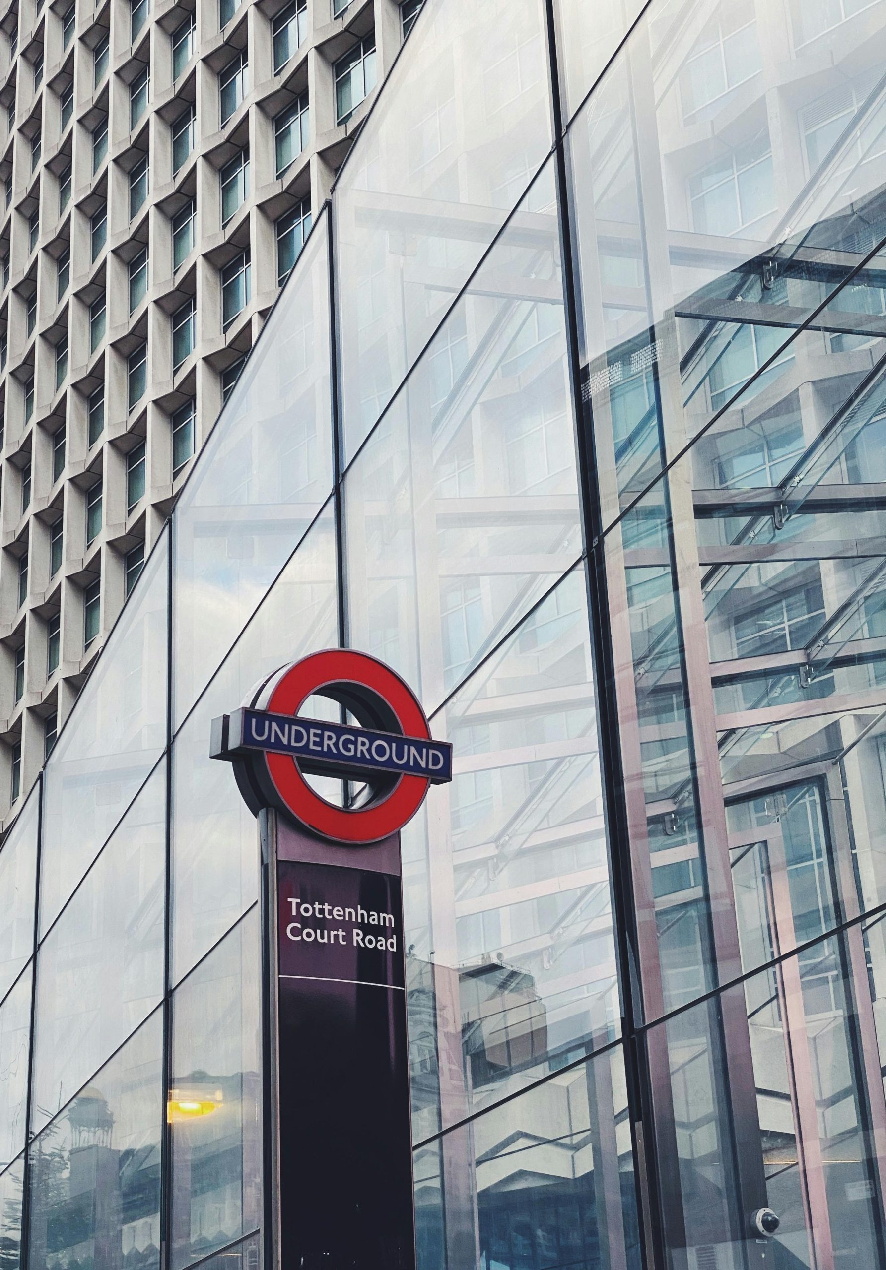 Why is the council and the Met allow this pull up scam to clog the Tottenham Court Road