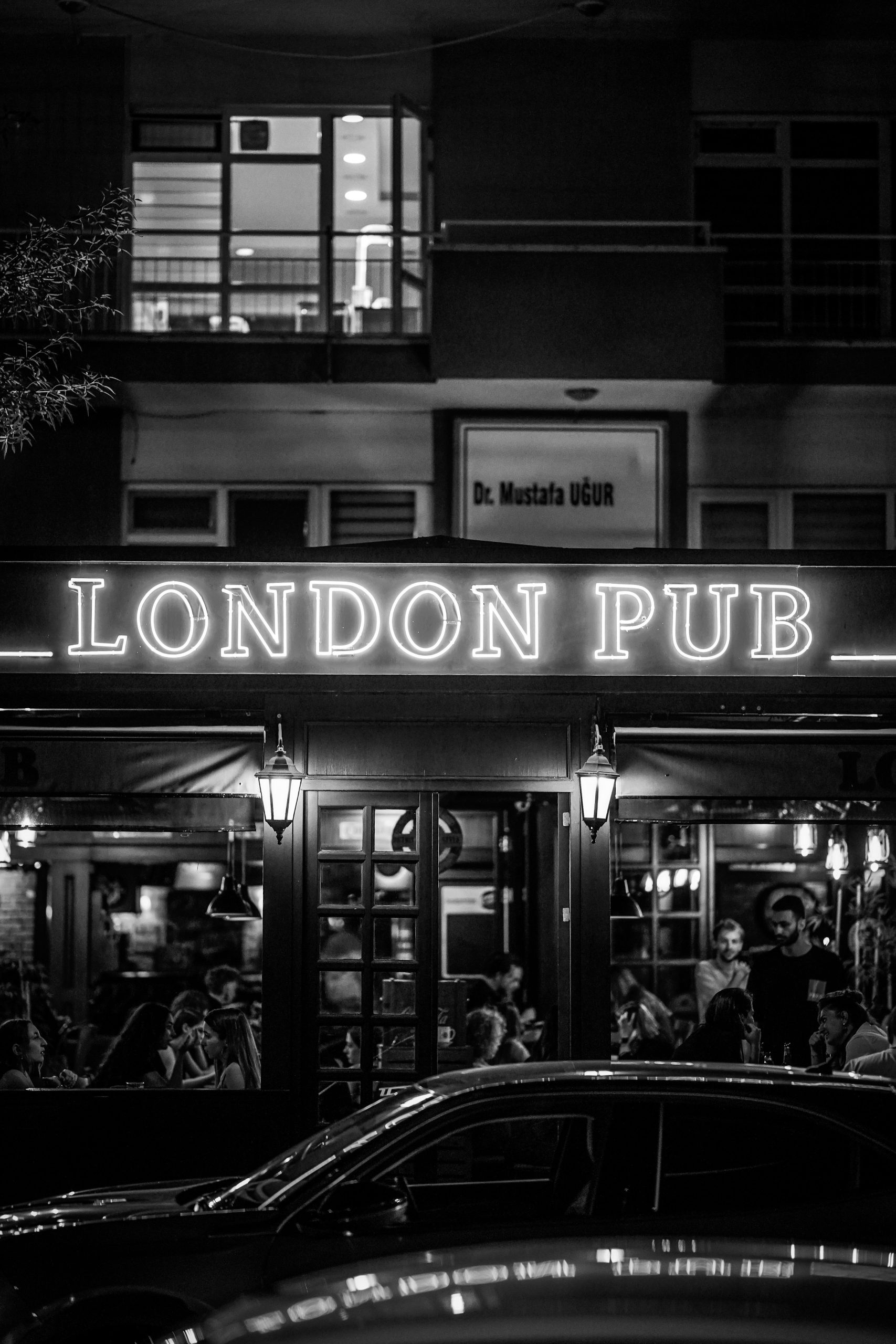 Where can I find proper folk pub sessions in London, not open mic nights?