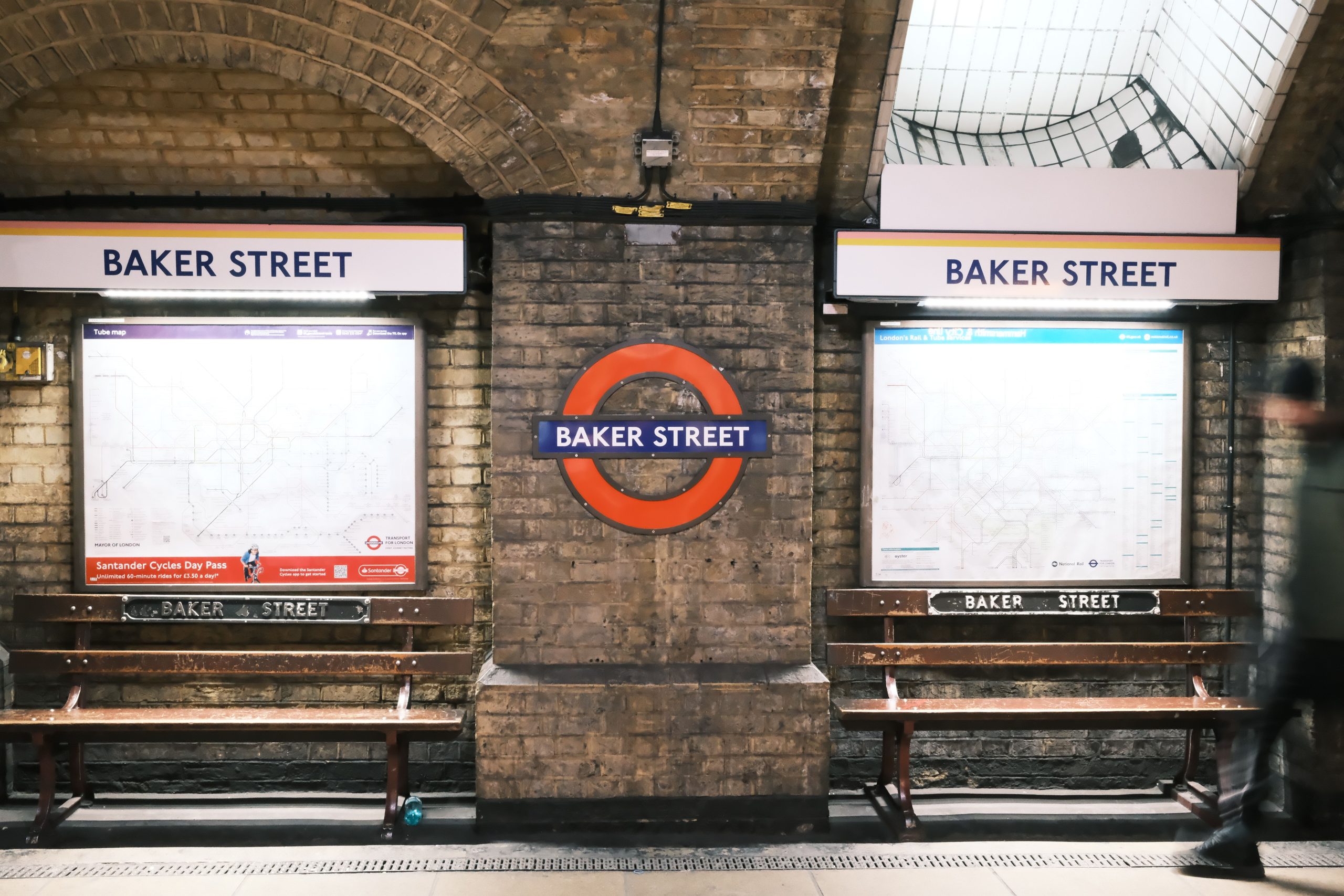 Bond Street station central line stinks??