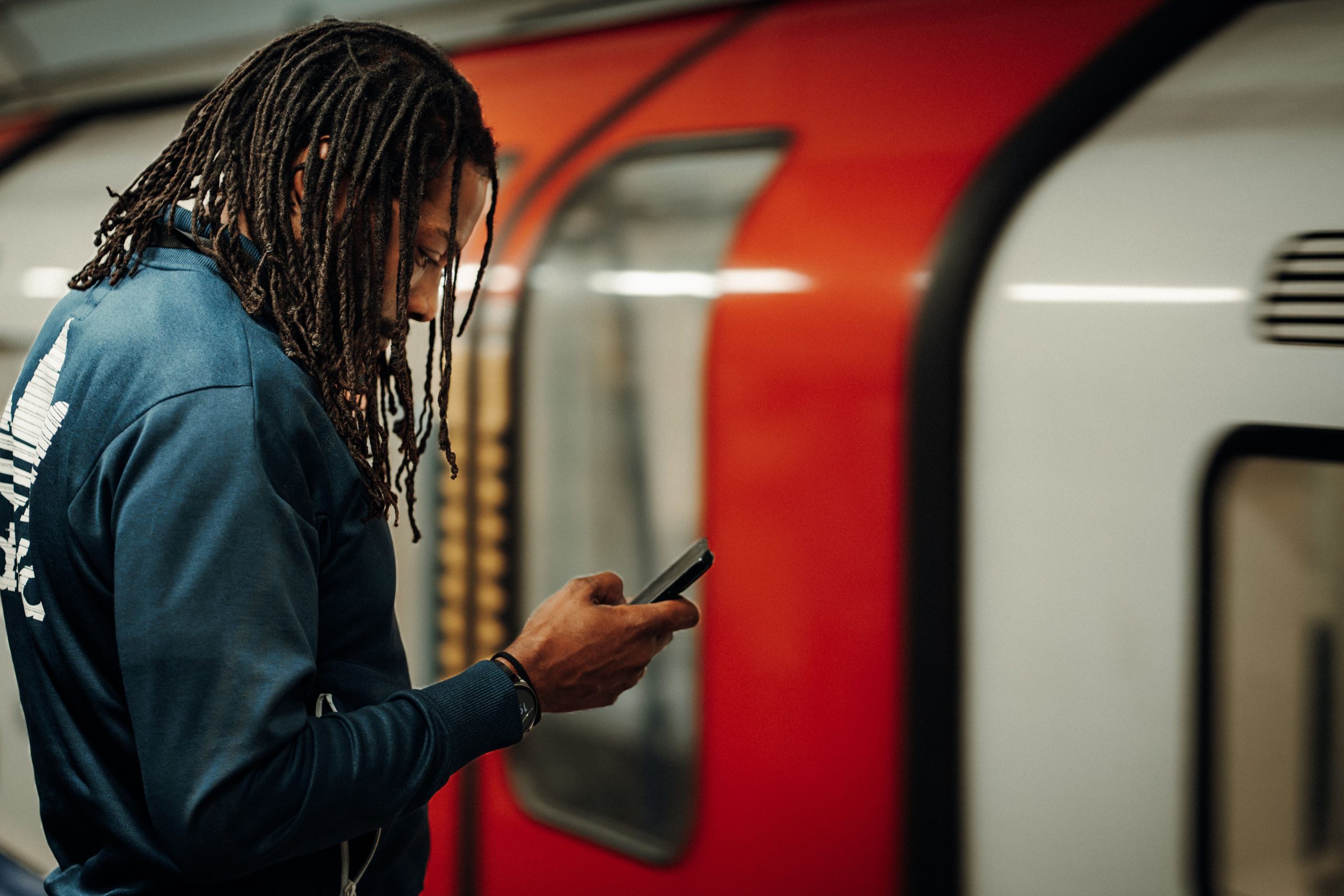 More Tube tunnels switch on mobile coverage as rollout passes 60%