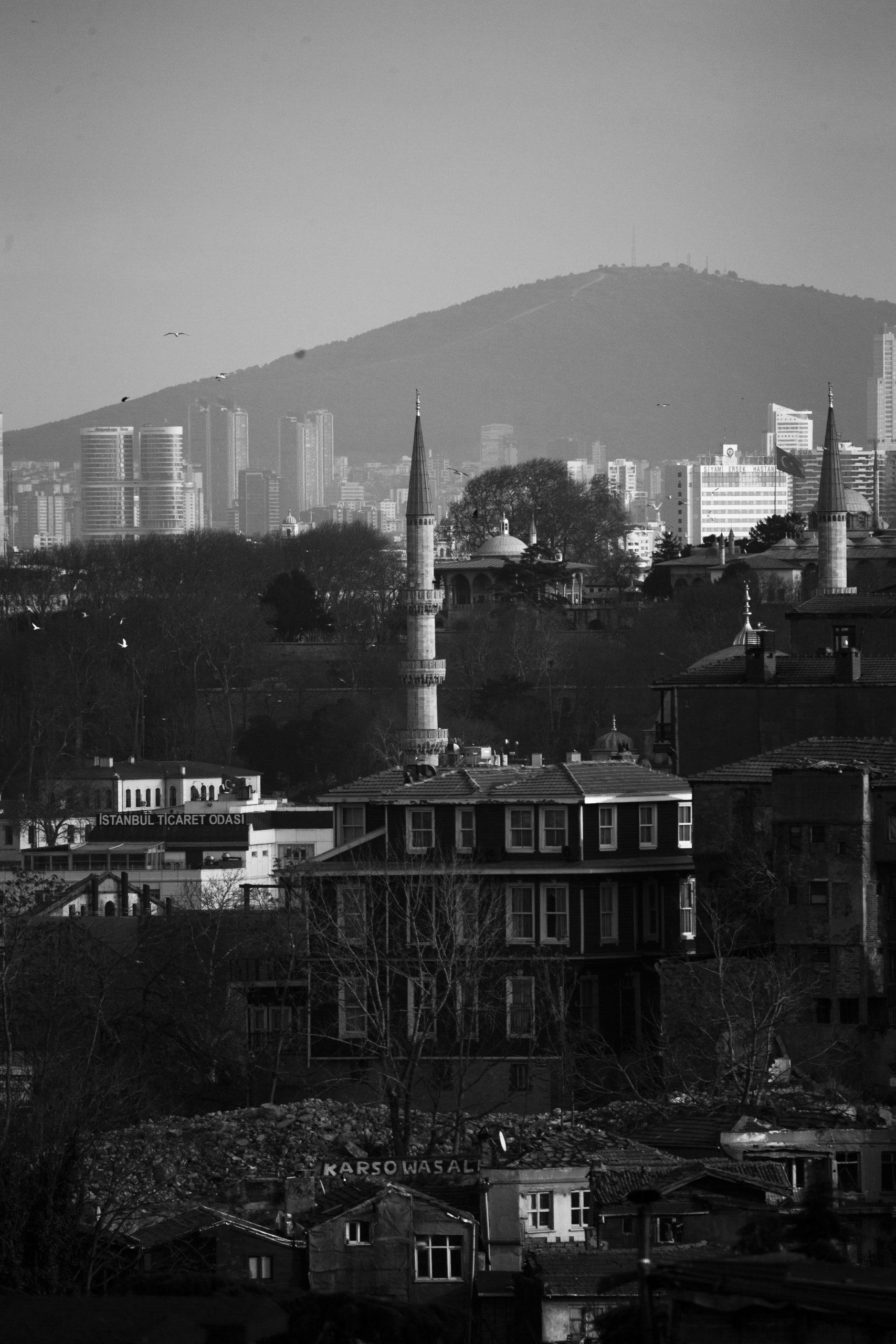 The contrast between East & West London seen from the 1920s & 1930s