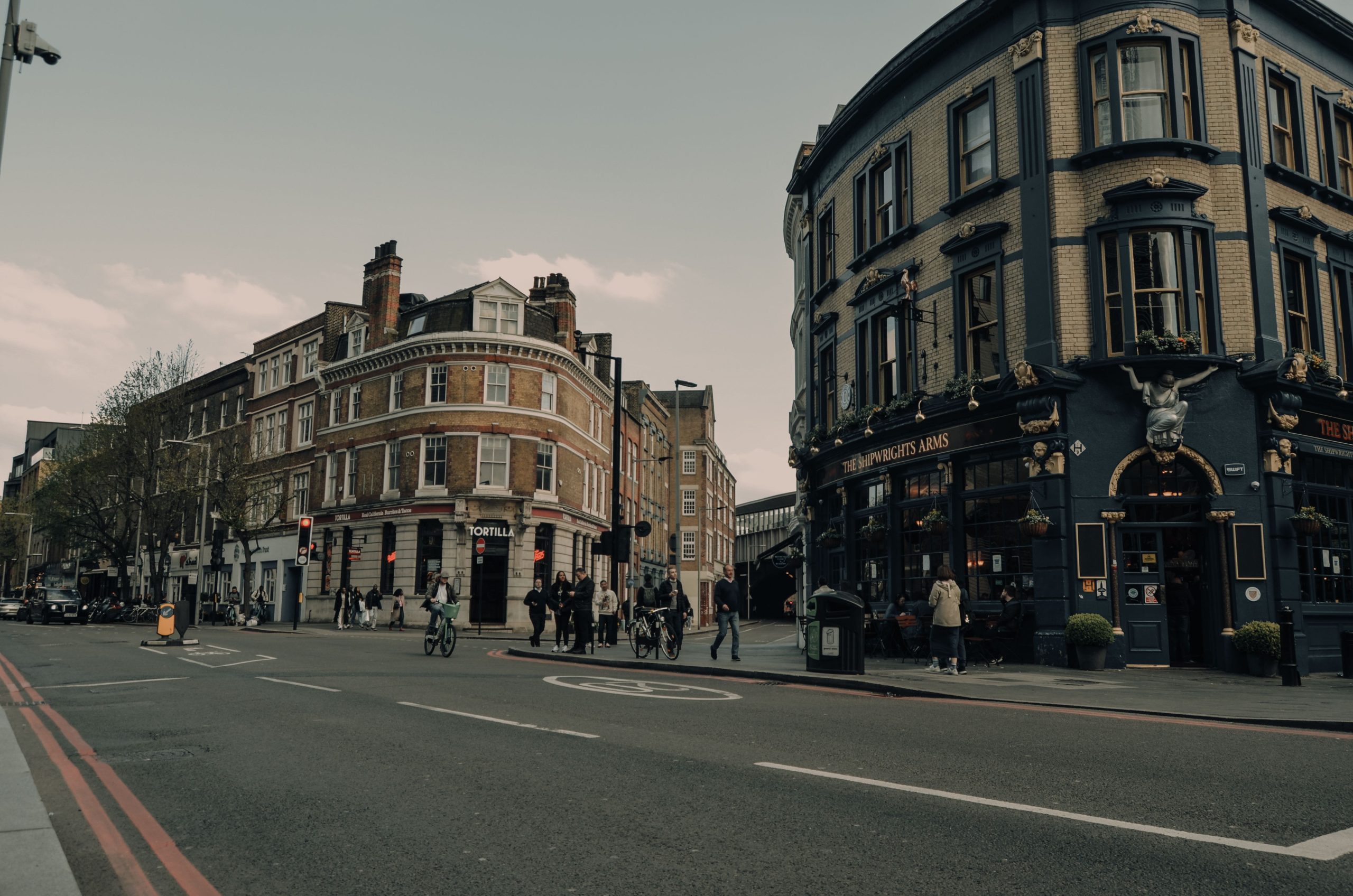 London, what are the comfiest pubs in this blessed city?
