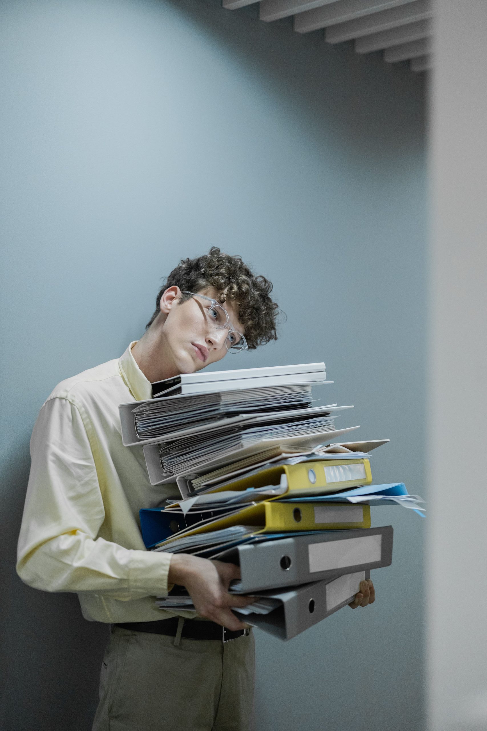 Anyone else struggle after going from student life to a 8 to 5 office job?