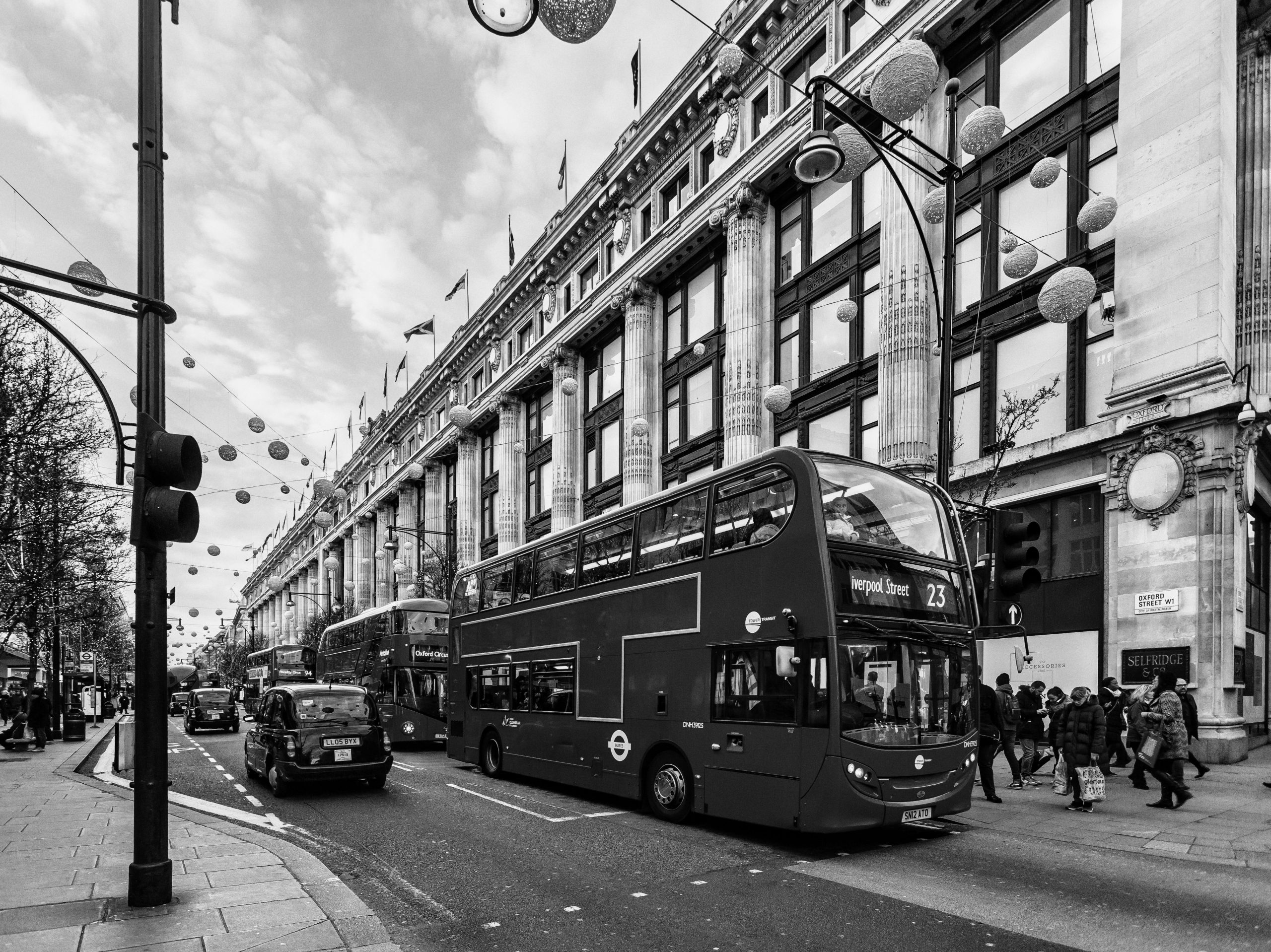 Sadiq Khan reveals exact date Oxford Street car ban will start – October 26th