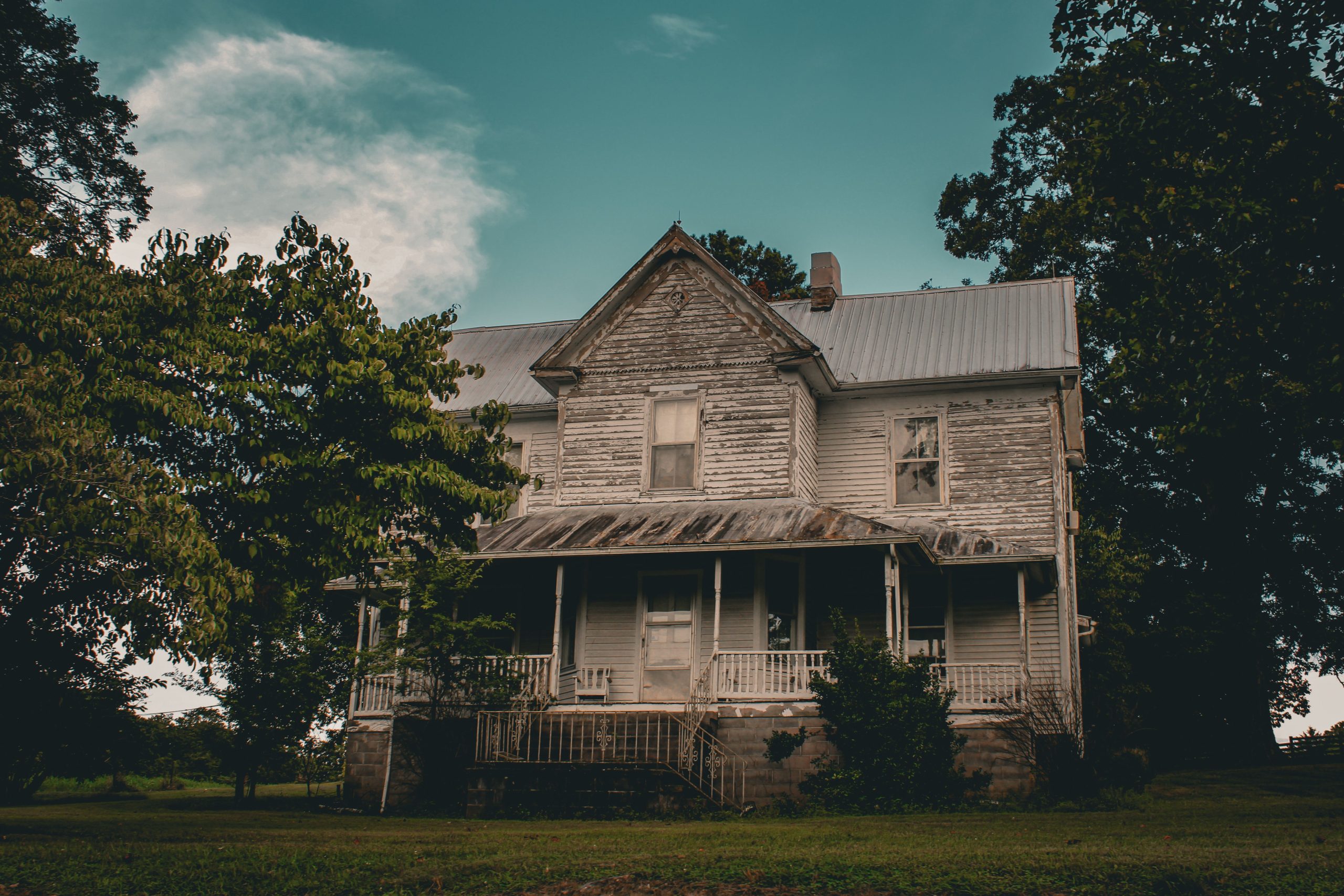 Help me solve local house mystery
